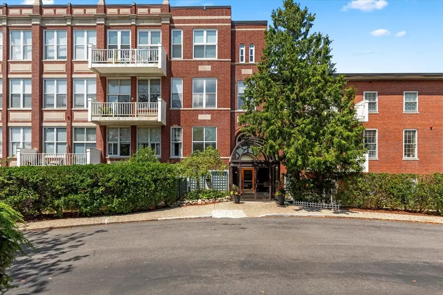 100 Parks St #16, Duxbury, MA 02332