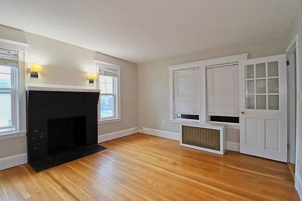 Quincy, MA 02170,33 Estabrook Rd #33