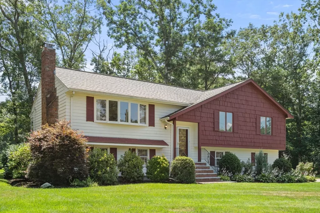 Medfield, MA 02052,101 Green Street