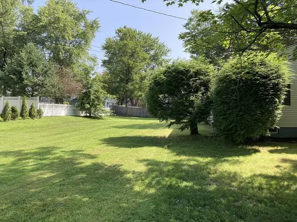 Easthampton, MA 01027,17 John St