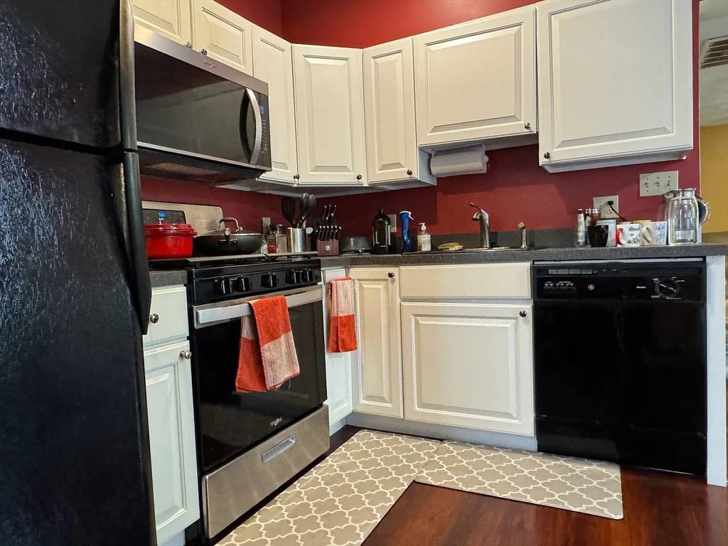 Reading, MA 01867,30 John St #B