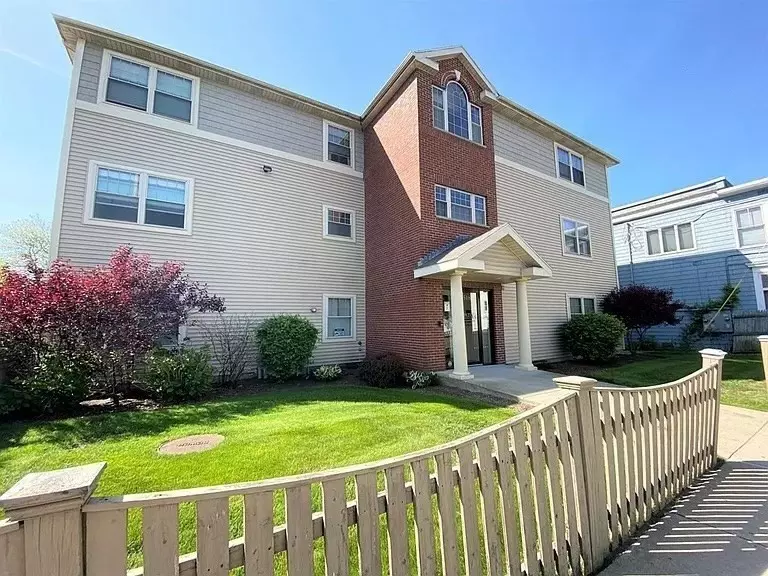 518 Boston St #303, Lynn, MA 01905