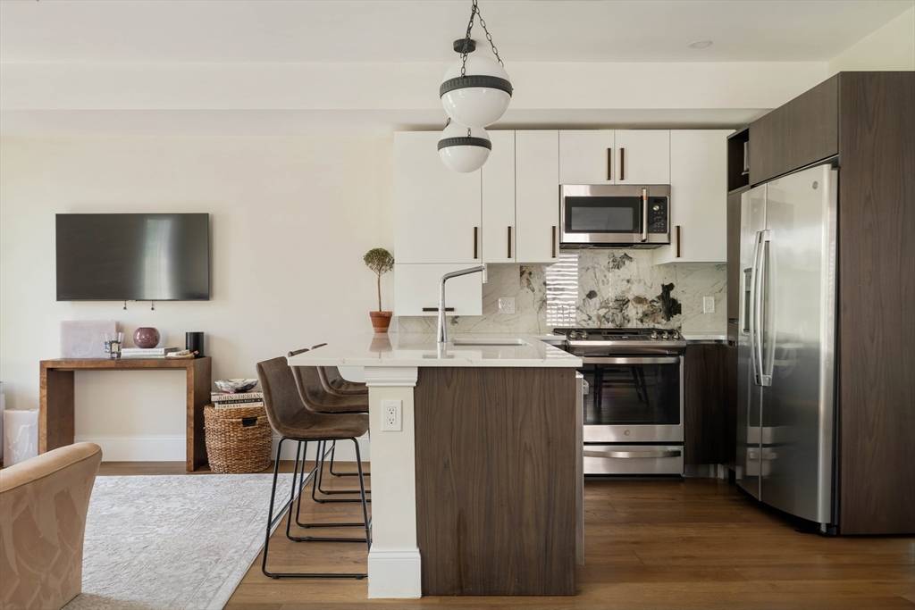 272 Paris St #3, Boston, MA 02128