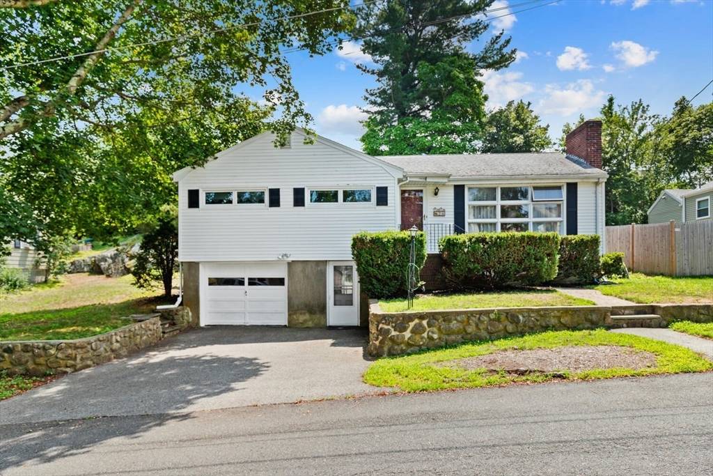 24 Beliveau Dr, Lynn, MA 01904