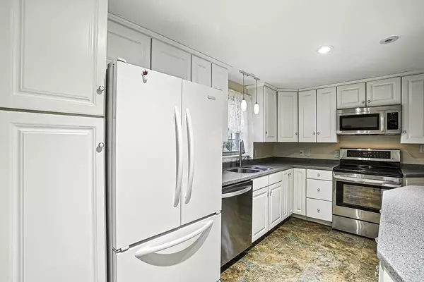 Northborough, MA 01532,19 Chestnut Hill Rd