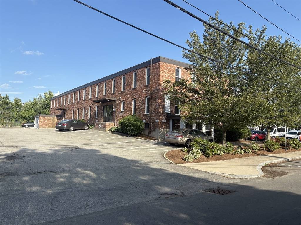 280 Hillside Ave #6, Needham, MA 02494