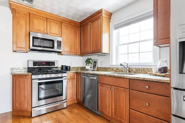 Somerville, MA 02145,25 Cross St #4