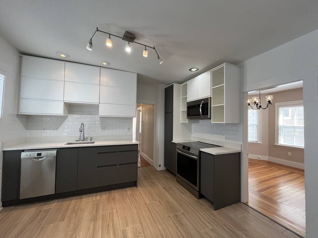 Somerville, MA 02144,12 Glendale Ave #1