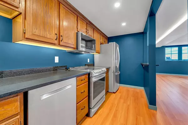 Lowell, MA 01852,200 Market Street #607
