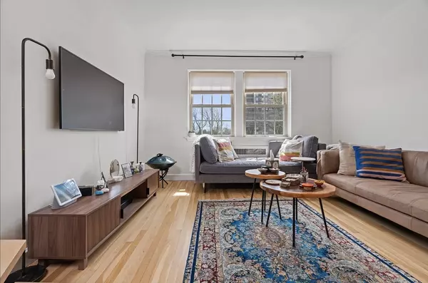 Brookline, MA 02446,1496 Beacon St #6