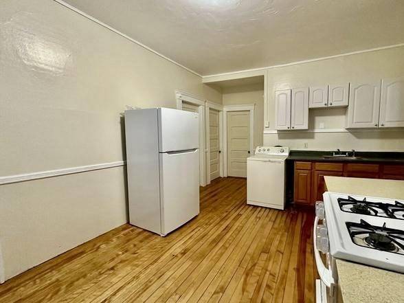 Worcester, MA 01602,95 May St #2