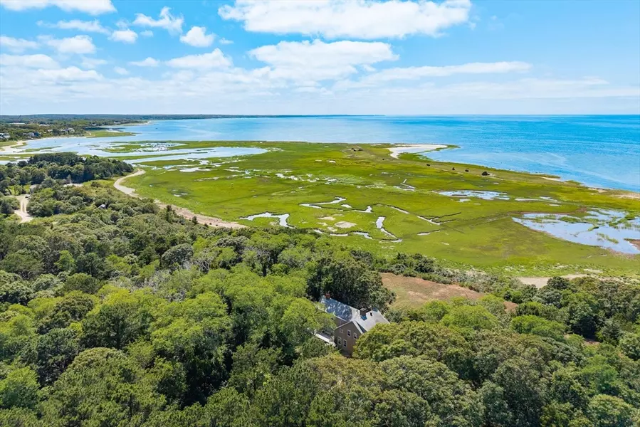 10 Cartway N, Eastham, MA 02642