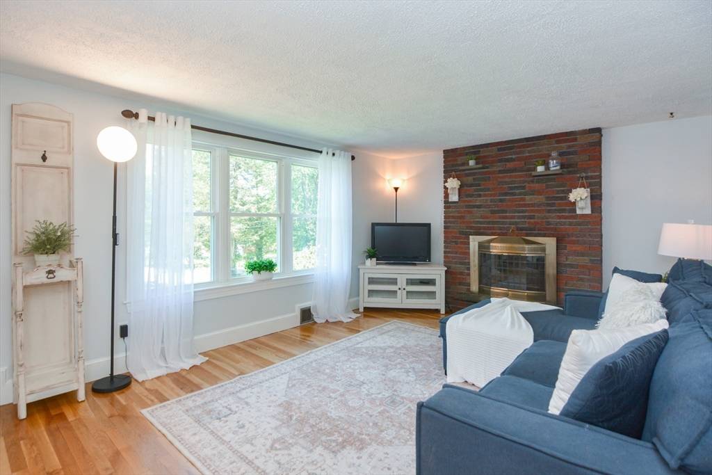 Framingham, MA 01701,16 Lohnes Rd