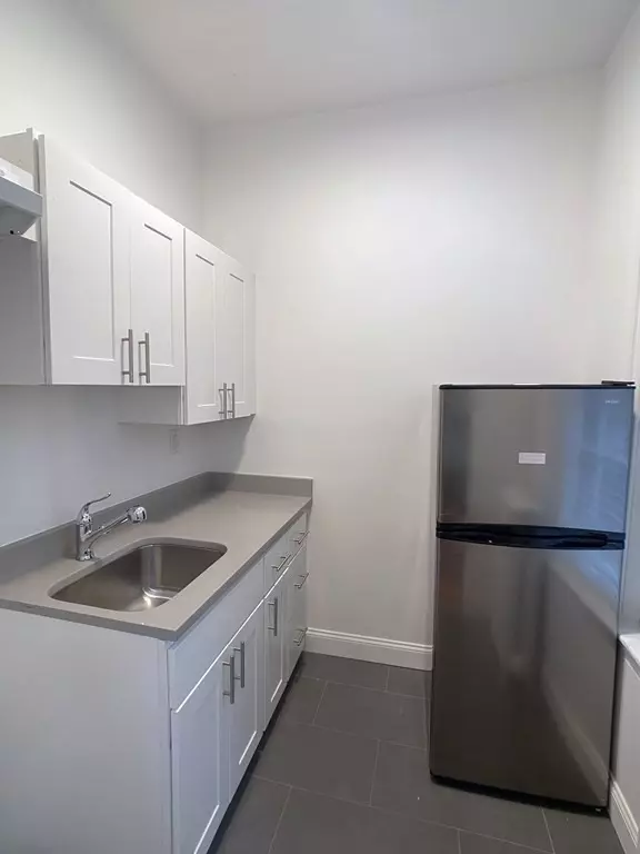 Boston, MA 02114,107 Charles St #2