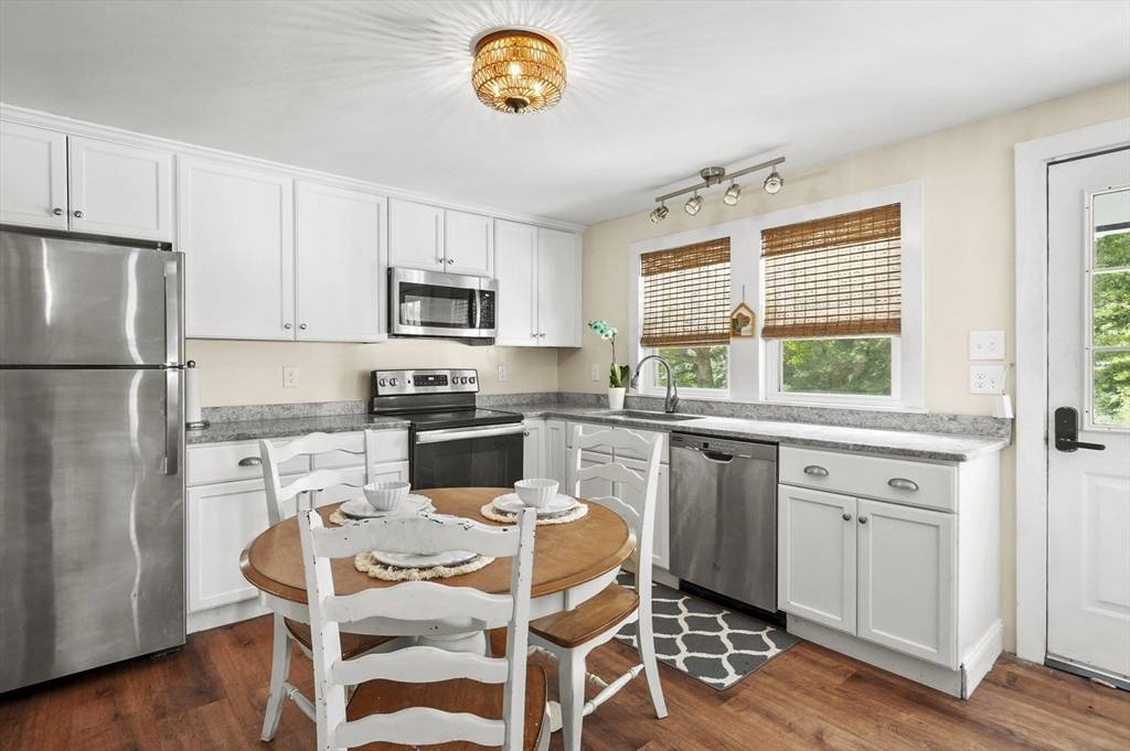 Charlton, MA 01507,35 Old Oxford Rd