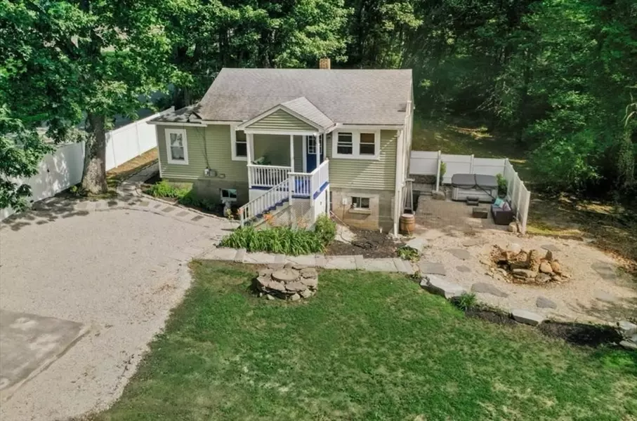 35 Old Oxford Rd, Charlton, MA 01507