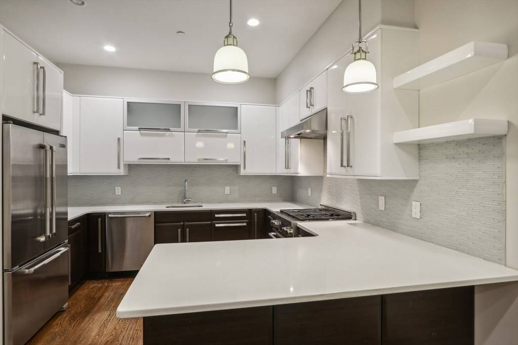 Brookline, MA 02446,1471 Beacon St #2B
