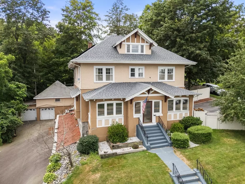 Worcester, MA 01602,828 Pleasant St