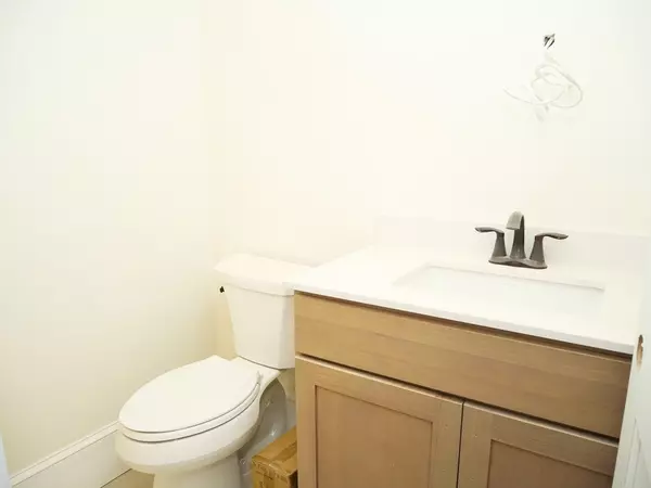 Boston, MA 02116,261 W Newton #1