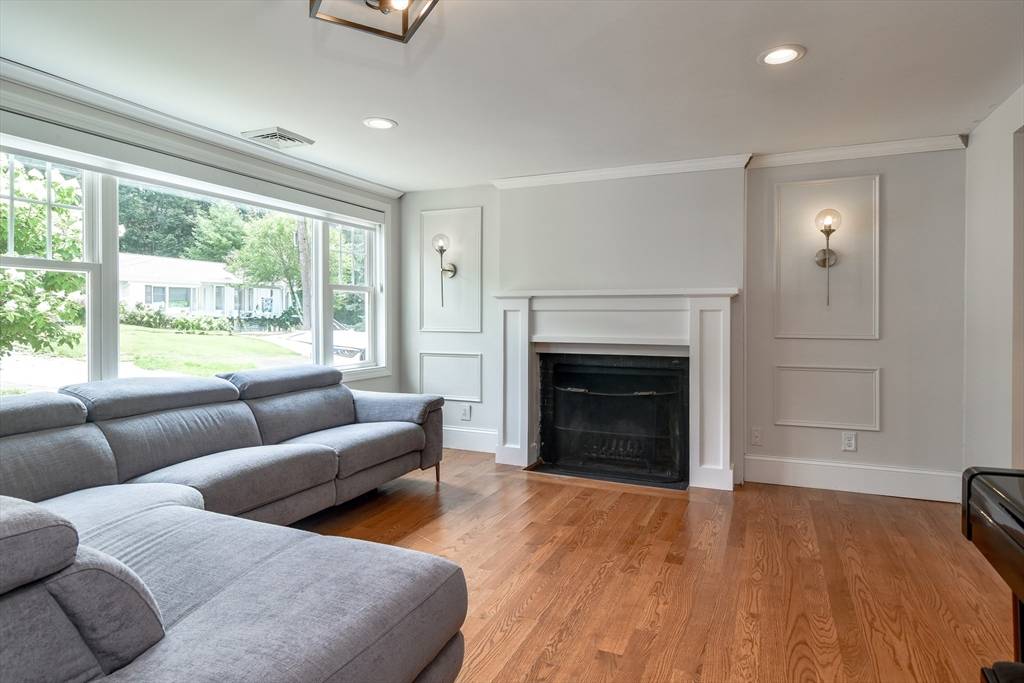 Natick, MA 01760,28 Charles St