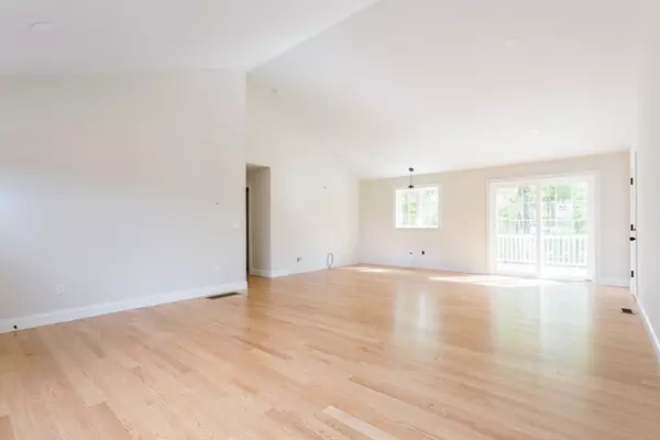 West Brookfield, MA 01585,8 Foster Rd