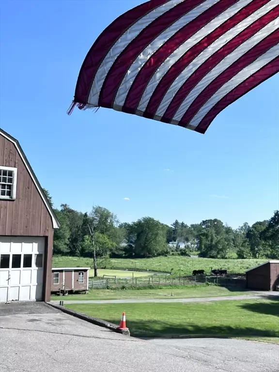 Groveland, MA 01834,98 King St