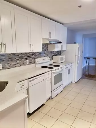 Malden, MA 02148,661 Main St #23