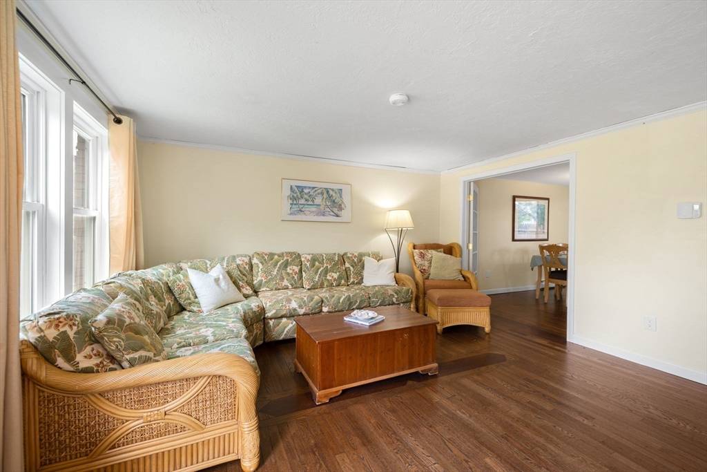 Bourne, MA 02532,405 Village Dr #405