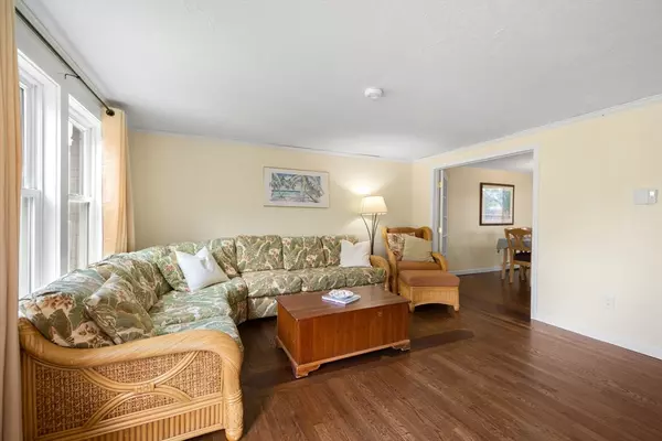 Bourne, MA 02532,405 Village Dr #405