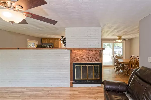 Framingham, MA 01701,6 Merlin St