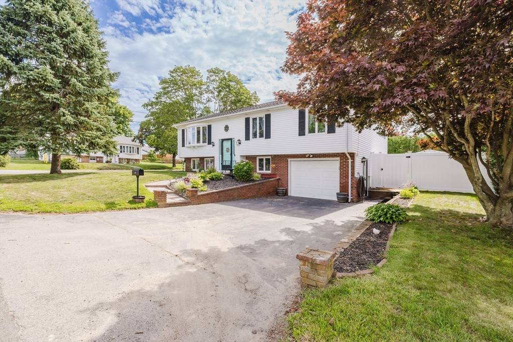 Somerset, MA 02726,528 Regan Rd