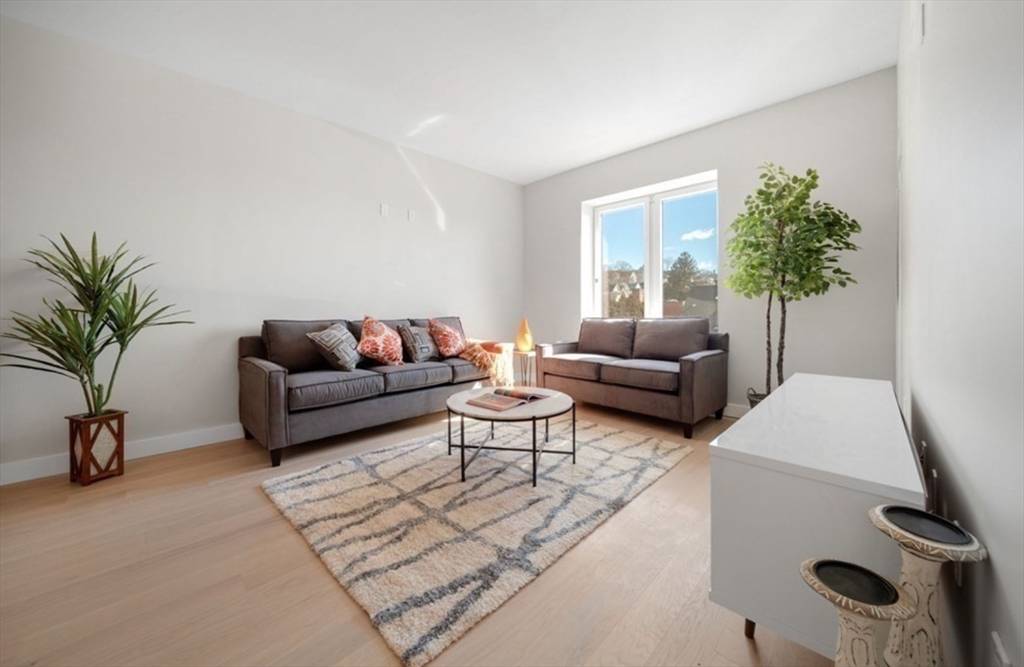 932 Broadway #305, Chelsea, MA 02150