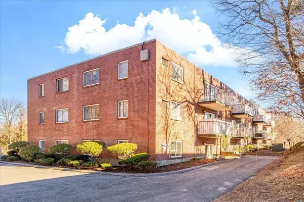 Needham, MA 02492,31 Hamlin #A-14