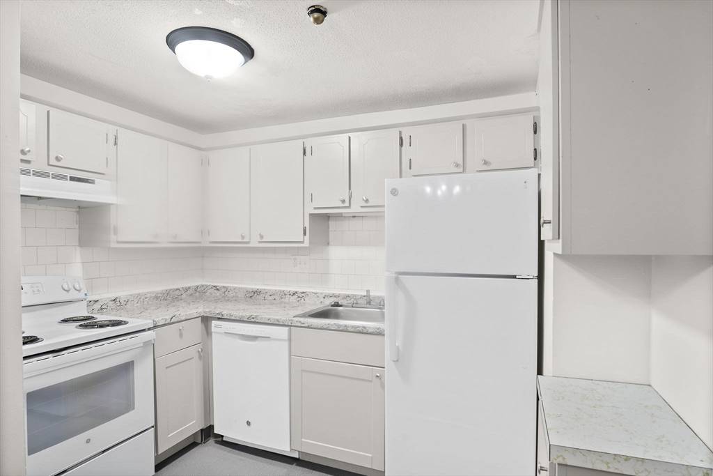 Malden, MA 02148,4 Church St #12