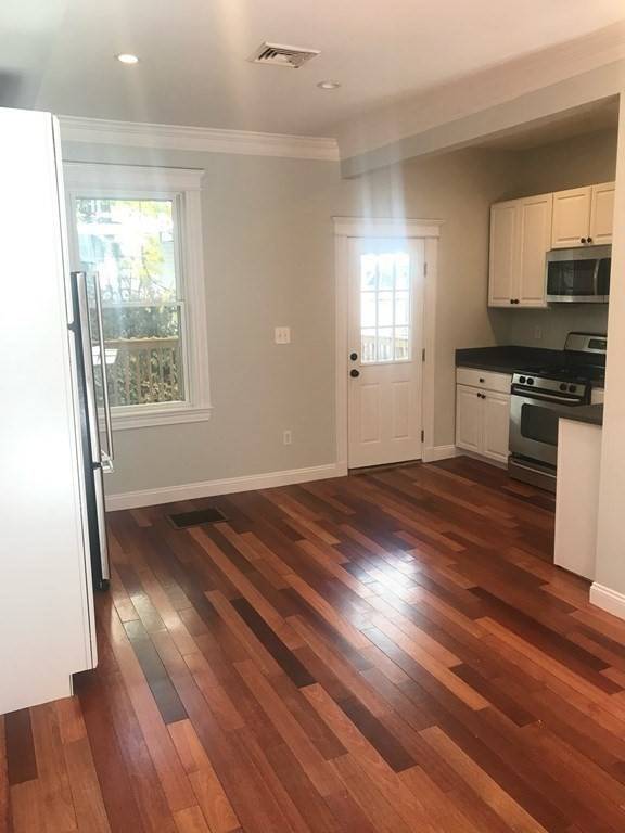 Boston, MA 02127,4 Colebrook Street #0