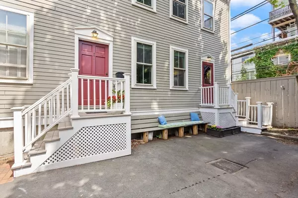 Brookline, MA 02445,26 White Place #3