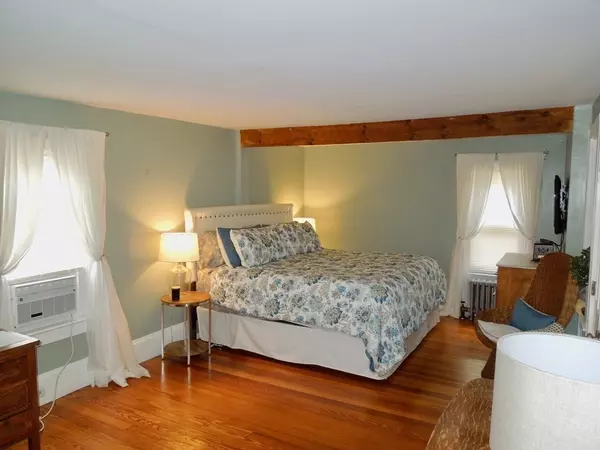 Plymouth, MA 02360,301R Court Street