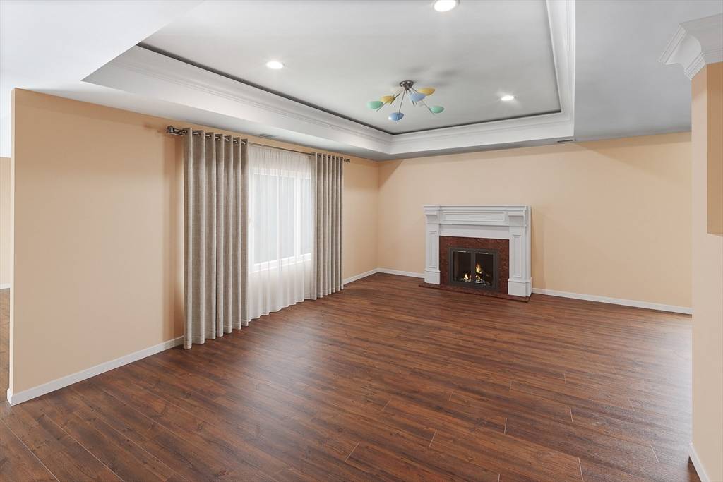 Needham, MA 02492,156 Woodbine Cir