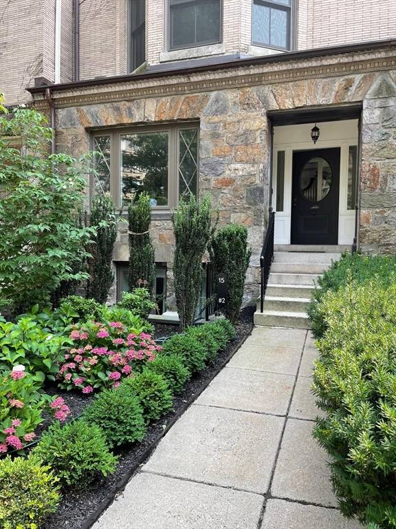 Brookline, MA 02445,15 Regent Circle #1