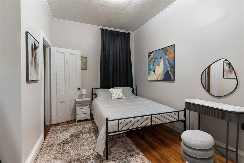 Cambridge, MA 02138,2A Sherman St #1