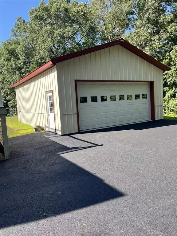 Clinton, MA 01510,5 Mulberry Drive