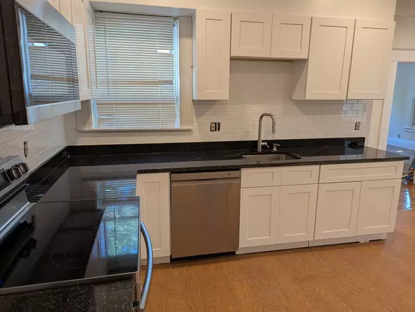 Cambridge, MA 02139,14 Market St #1