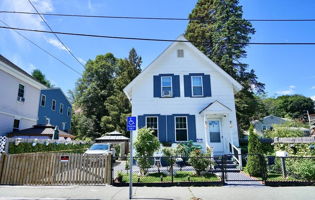 8 Hey St, Lawrence, MA 01841