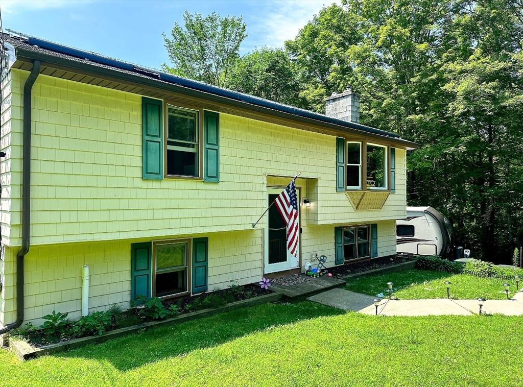 198 Lower Gore Rd, Webster, MA 01570