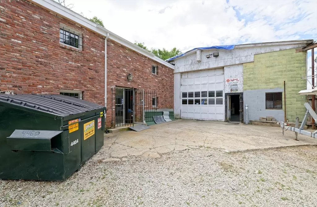 Southbridge, MA 01550,120 Dresser Hill Rd