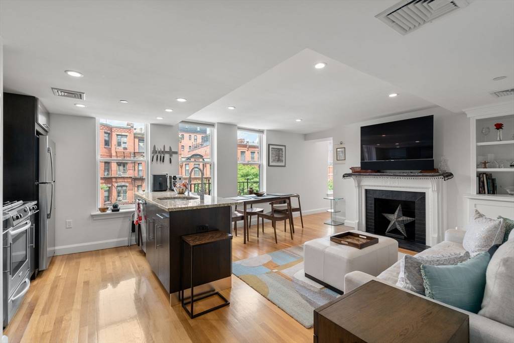 Boston, MA 02115,294 Newbury Street #3D
