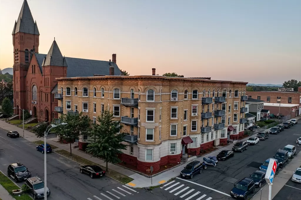 Holyoke, MA 01040,173 Elm Street #3LR