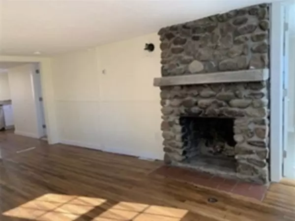 Wareham, MA 02558,10 Glendale Rd
