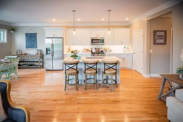 Plymouth, MA 02360,8 Hazelnut Ave.
