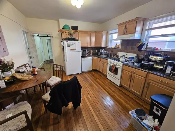 Boston, MA 02135,18 Fairbanks St #1